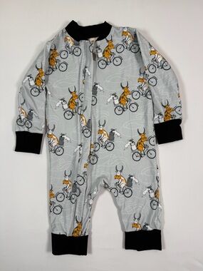 EKA & MAKA Baby Romper Pajamas 12-18M Cow Print Zip Up One Piece Scandinavian